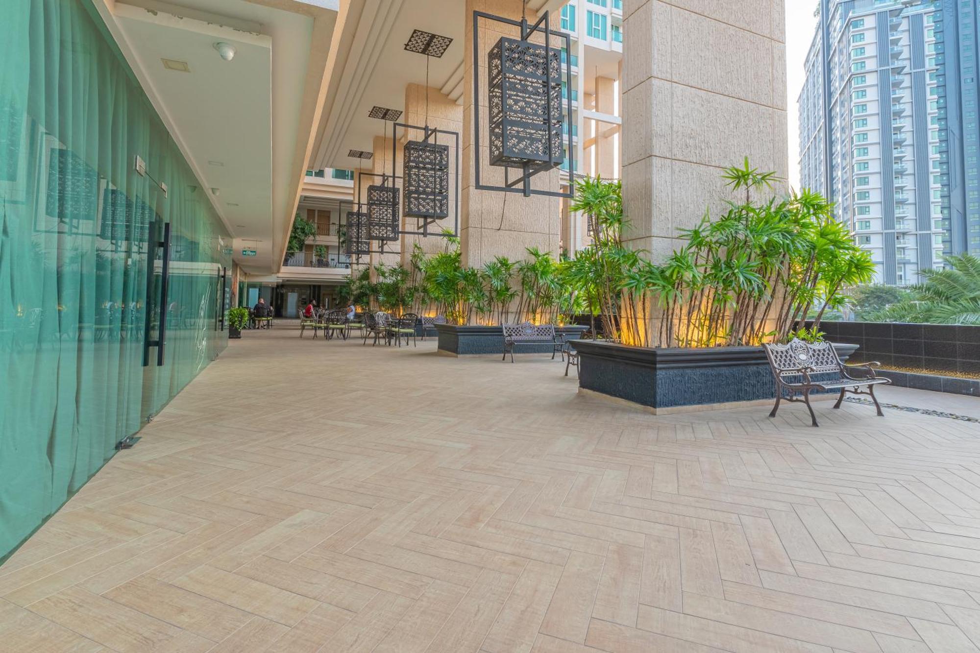 City Garden Tower By Pattaya Holiday Esterno foto