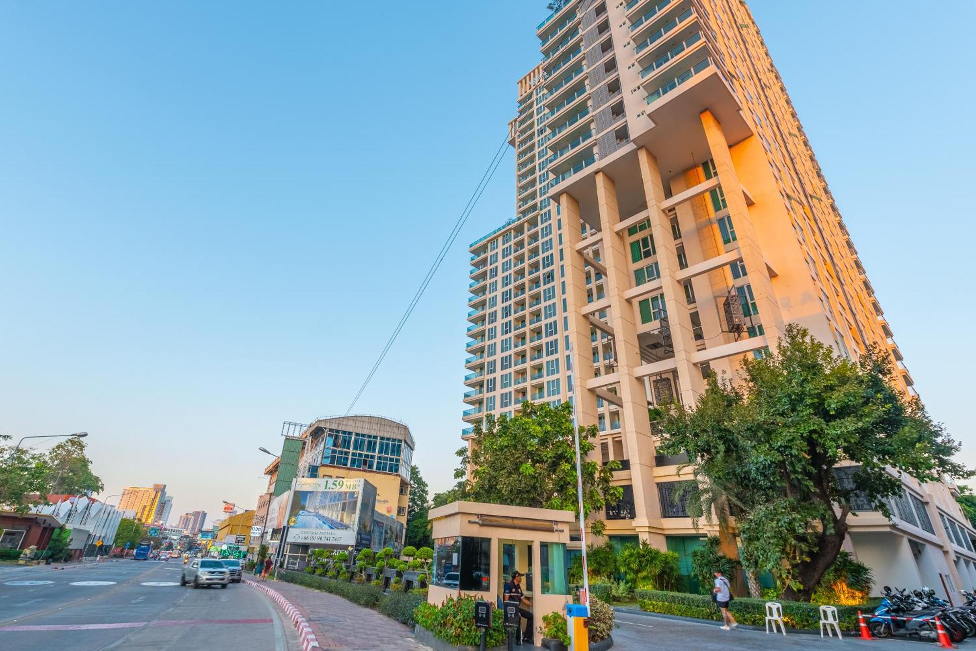 City Garden Tower By Pattaya Holiday Esterno foto