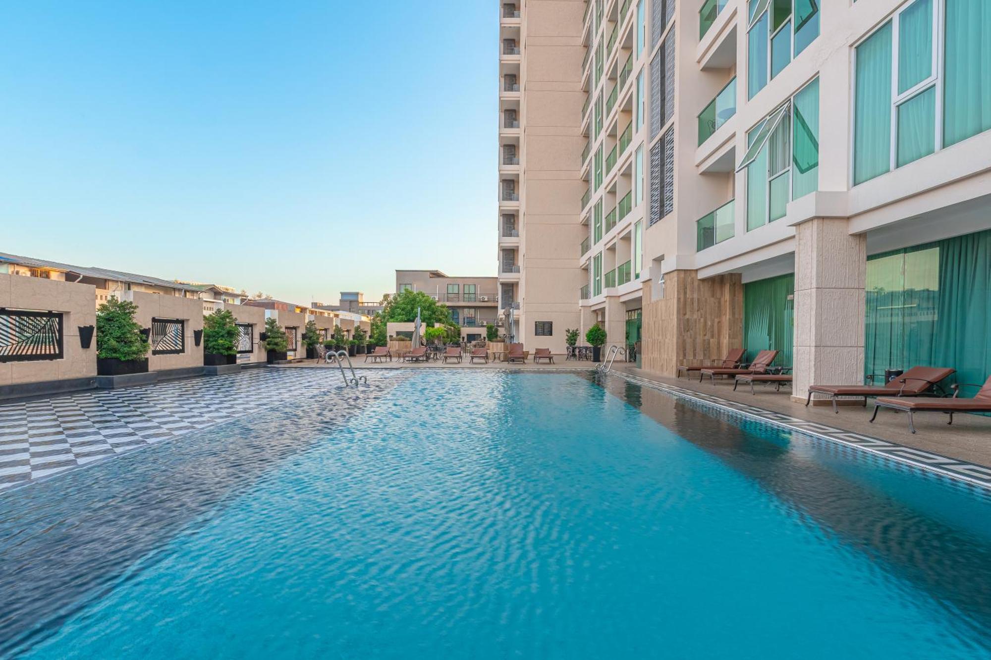 City Garden Tower By Pattaya Holiday Esterno foto